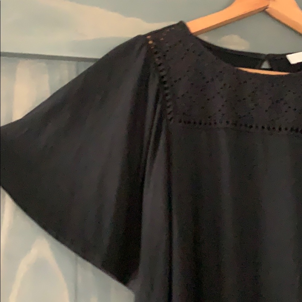 Loft Women Bell-Shaped Short Sleeve Top. Size S.